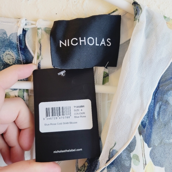 NICHOLAS Blue Rose Cold Shoulder Floral Silk Blouse NWT Size 4 - Picture 5 of 16